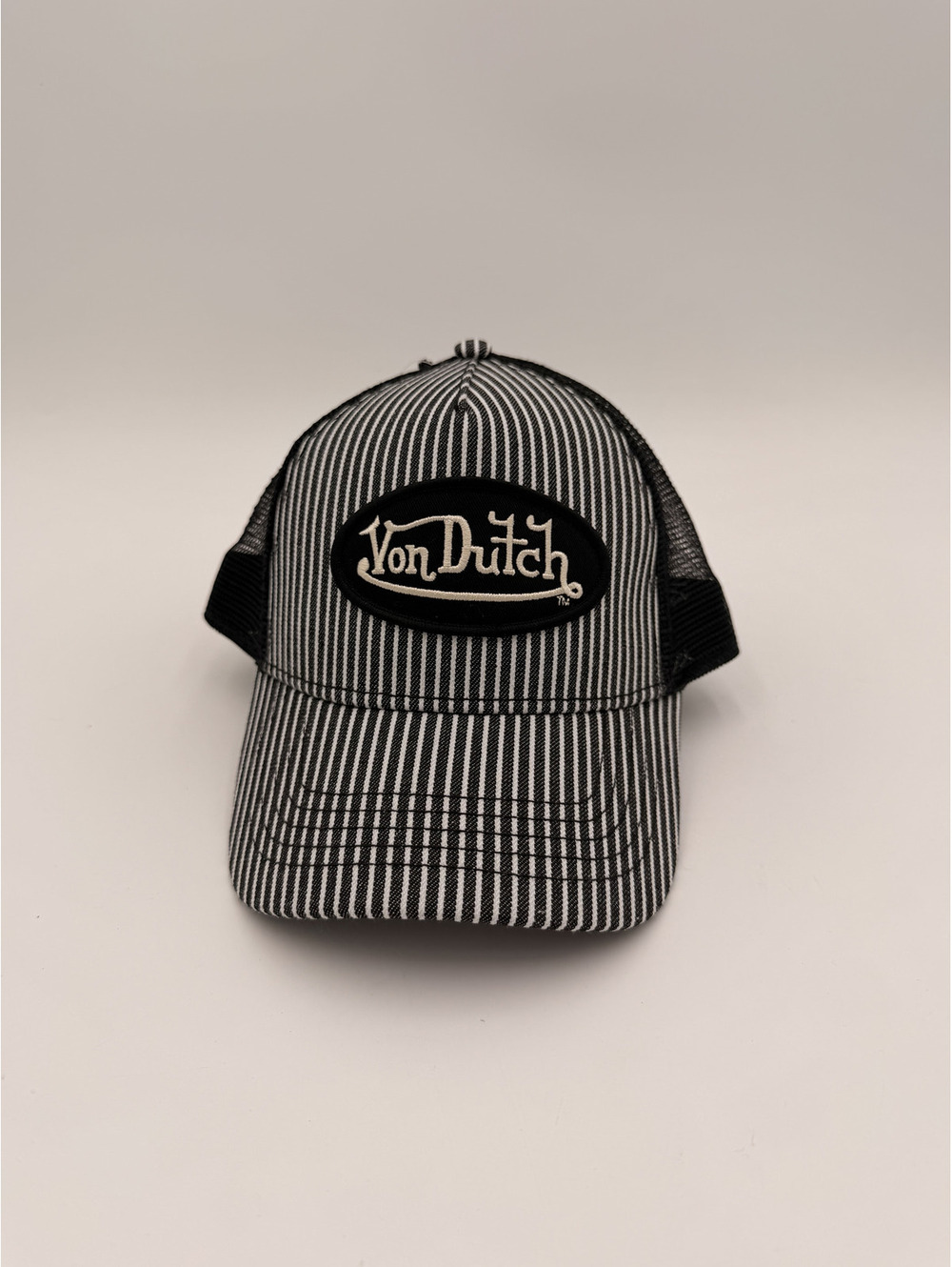 Von Dutch Black & White Pinstripe Snapback Mesh Trucker Hat Logo Patch OS NWT